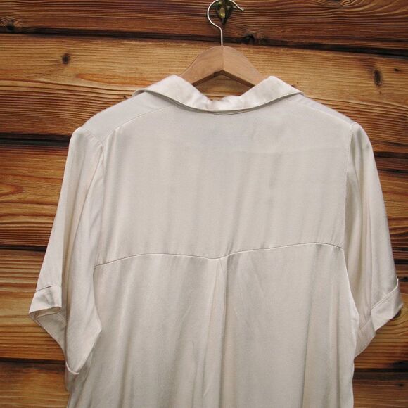 NWT Dissh Simone Satin Short Sleeve Button Front Blouse Top - Picture 7 of 11
